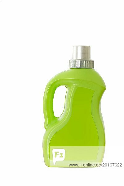 Grüne Plastikflasche mit Griff  freigestellt