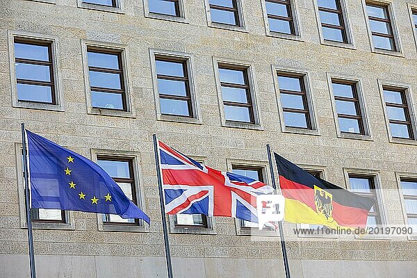 Die Flaggen von Großbritannien  Deutschland und der Europäischen Union wehen im Wind. Berlin  07.03.2024. Fotografiert im Auftrag des Auswärtigen Amtes