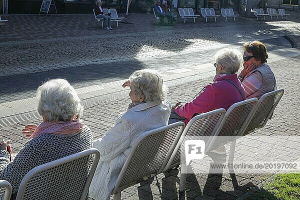 Pensioners sitting on a bench  Bad Harzburg  06.10.2018