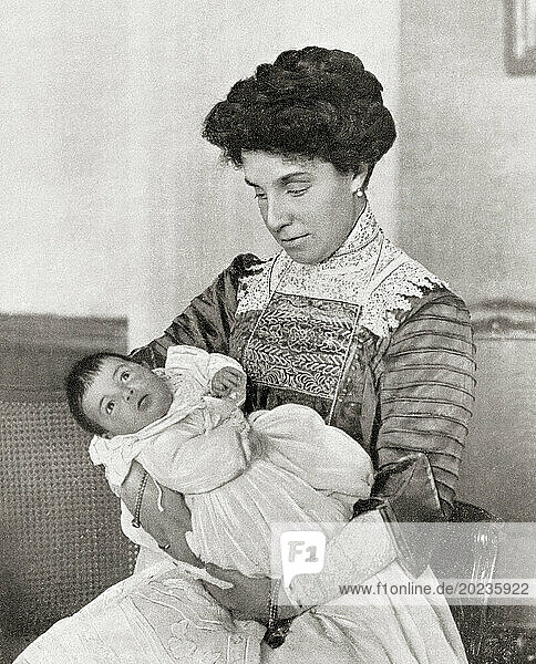 EDITORIAL The last photograph of the Infanta María Teresa of Spain  1882 - 1912. Second eldest child and daughter of Alfonso XII of Spain. Seen here with her baby daughter Princess María de las Mercedes of Bavaria  Infanta of Spain (1911 – 1953). From Mundo Grafico  published 1912.
