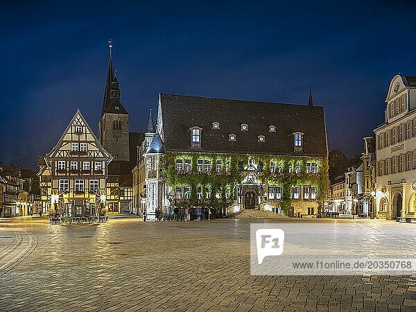 The market square with the town hall and the market church of St Benediktii in the historic old town at dusk  UNESCO World Heritage Site  Quedlinburg  Saxony-Anhalt  Germany  Europe