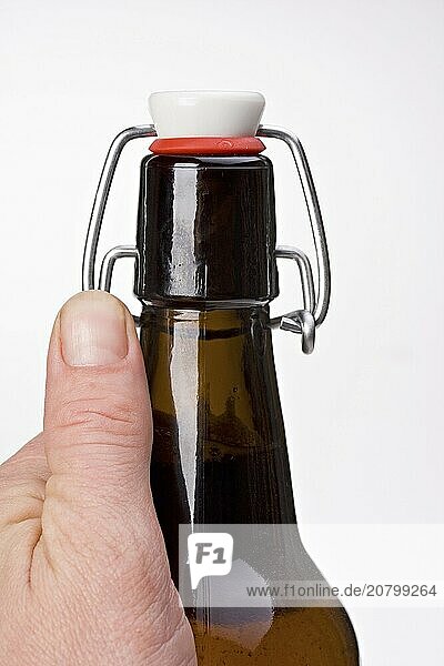 Bierflasche mit Bügelverschluss - Stockfoto