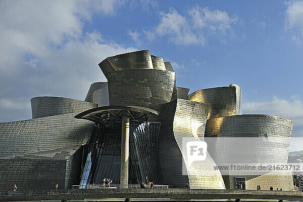 Guggenheim Museum designed by architect Frank Gehry  Bilbao  province of Biscay  Basque Country  Spain  Europe