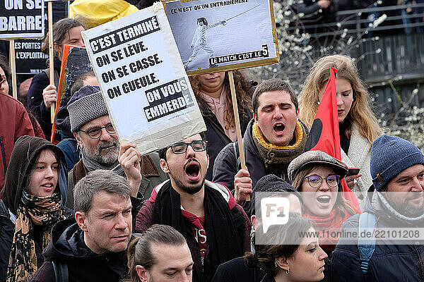 Manifestetion pour le défense de l'université et de la recherche  Paris  5 mars 2020/
Manifestation for the defense of the university and research  Paris  March 5  2020