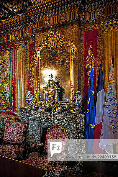 Rathaus  Hotel de Ville  Hochzeitsaal  Salle des Mariages  Wanddekoration  Bild