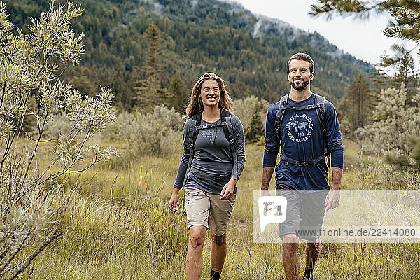 Young couple on a hiking trip  Vorderriss  Bavaria  Germany