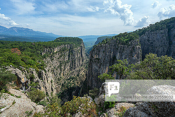 Tazi Canyon in Turkey with cliffs and lush greenery