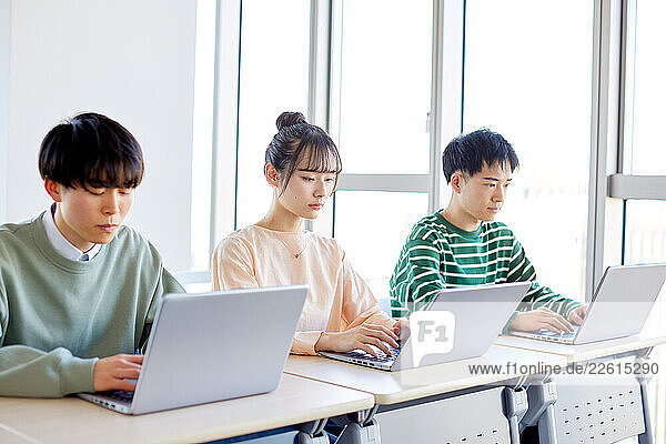 Japanese students in class