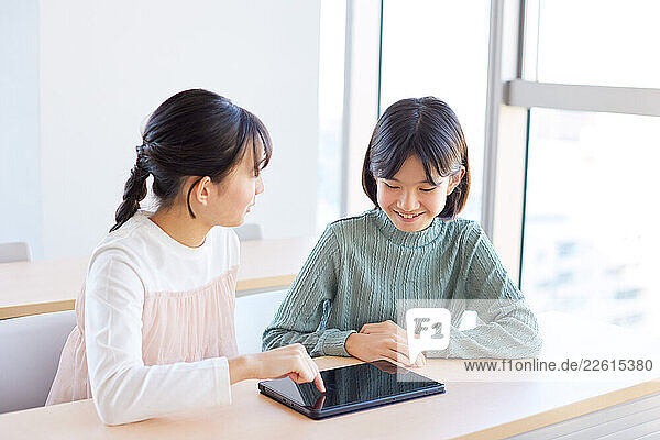 Young Japanese schoolkids