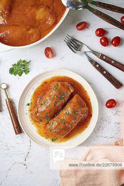 Kohlrouladen in Tomatensoße