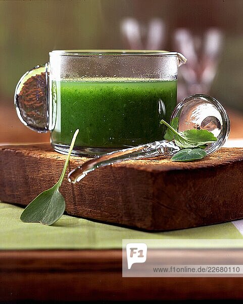 Radish Leaf and Parsley Soup