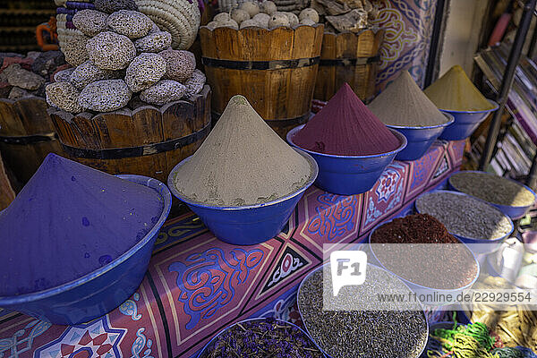 View of colourful spices on market stalls at Nagaa Suhayl Gharb on the Nile river near Aswan  Aswan  Nubia  Egypt  North Africa  Africa