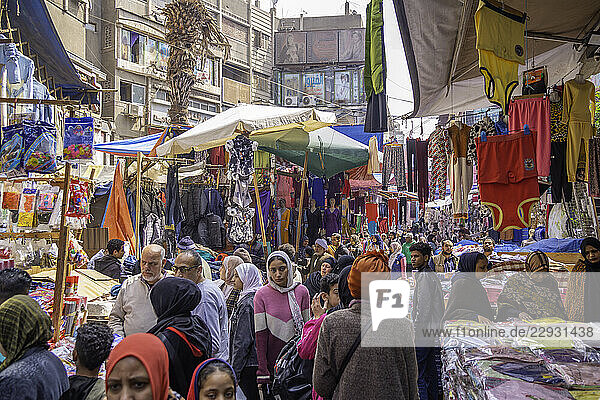 View of stalls and shoppers at busy Khan Al-Khalili market  Cairo  Egypt  North Africa  Africa