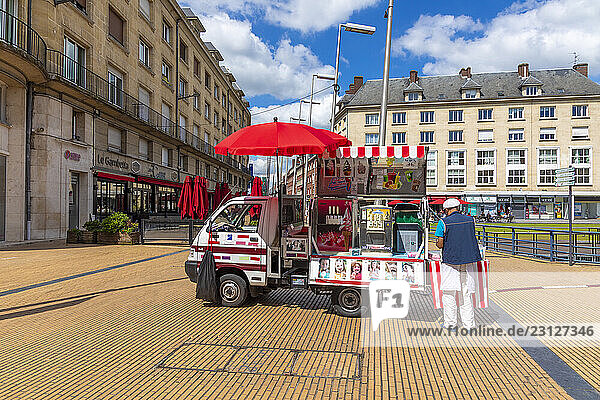France  Hauts-de-France  Picardie  Somme  Amiens  Italian-style ice cream vendor in city center