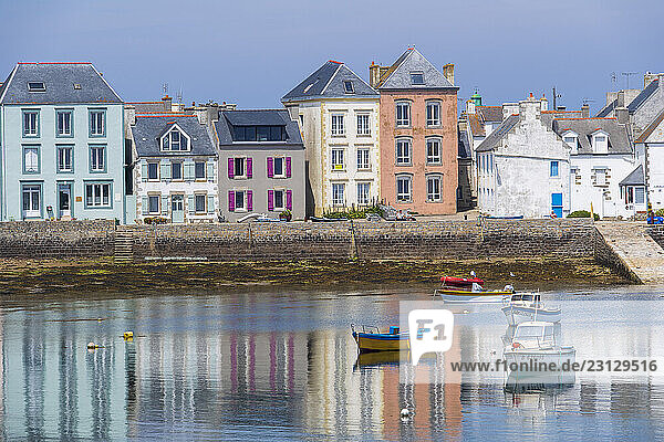 France . Bretagne . Finistère. Ile de Sein. Le village. * France . Brittany . Finistere. Ile de Sein. The village.